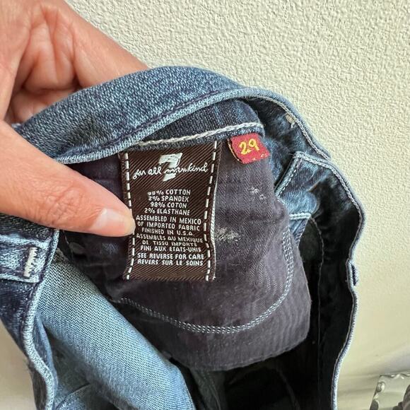 7 For All Mankind Bootcut Mid Rise Women's Jean Size 29 Light Distressed Denim - Picture 6 of 9